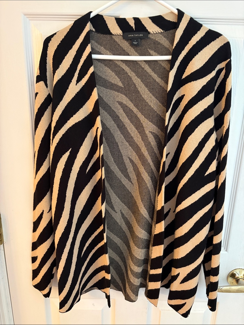 Ann Taylor size small Black and tan Zebra-Print Open Cardigan sweater very good